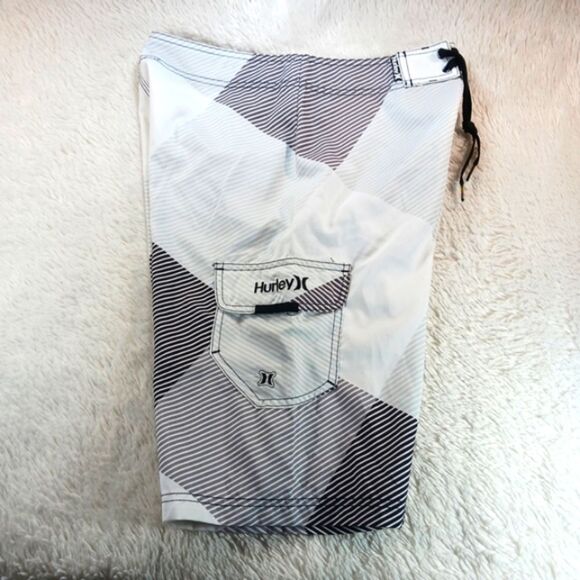 Hurley Mens 28 Boardshort White Black Grey Geometric Print. NWOT................ - Picture 7 of 8